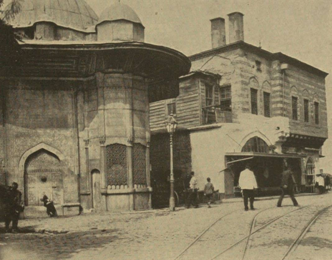 Binlerce İstanbullu her gün önünden geçiyor! İşte Saliha Sultan Çeşmesi’nin ilginç hikayesi - Resim: 11